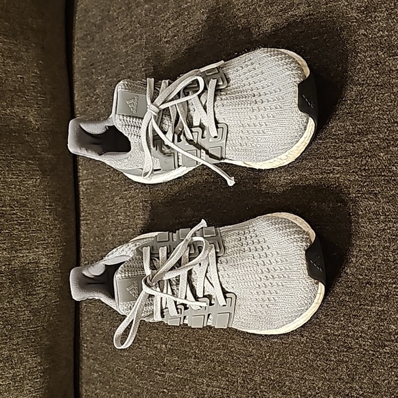 Adidas Ultraboost 4.0 Women's Running Shoes - Picture 2 of 9